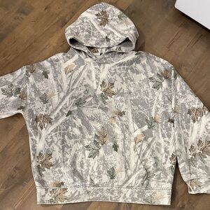 Men’s Abercrombie Essential Popover Hoodie size Medium - Camo
